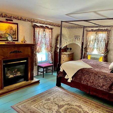 The Bella Ella Bed And Breakfast Canandaigua Extérieur photo
