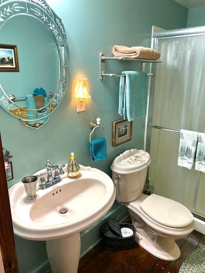 The Bella Ella Bed And Breakfast Canandaigua Extérieur photo