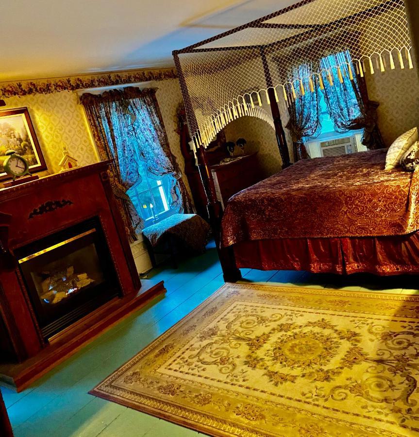 The Bella Ella Bed And Breakfast Canandaigua Extérieur photo