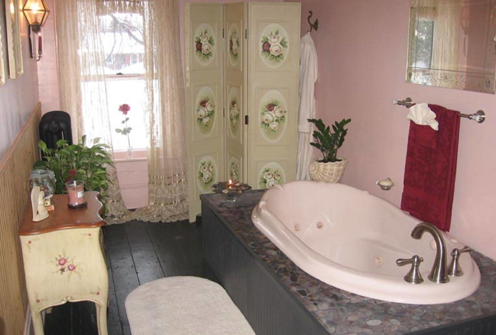 The Bella Ella Bed And Breakfast Canandaigua Extérieur photo