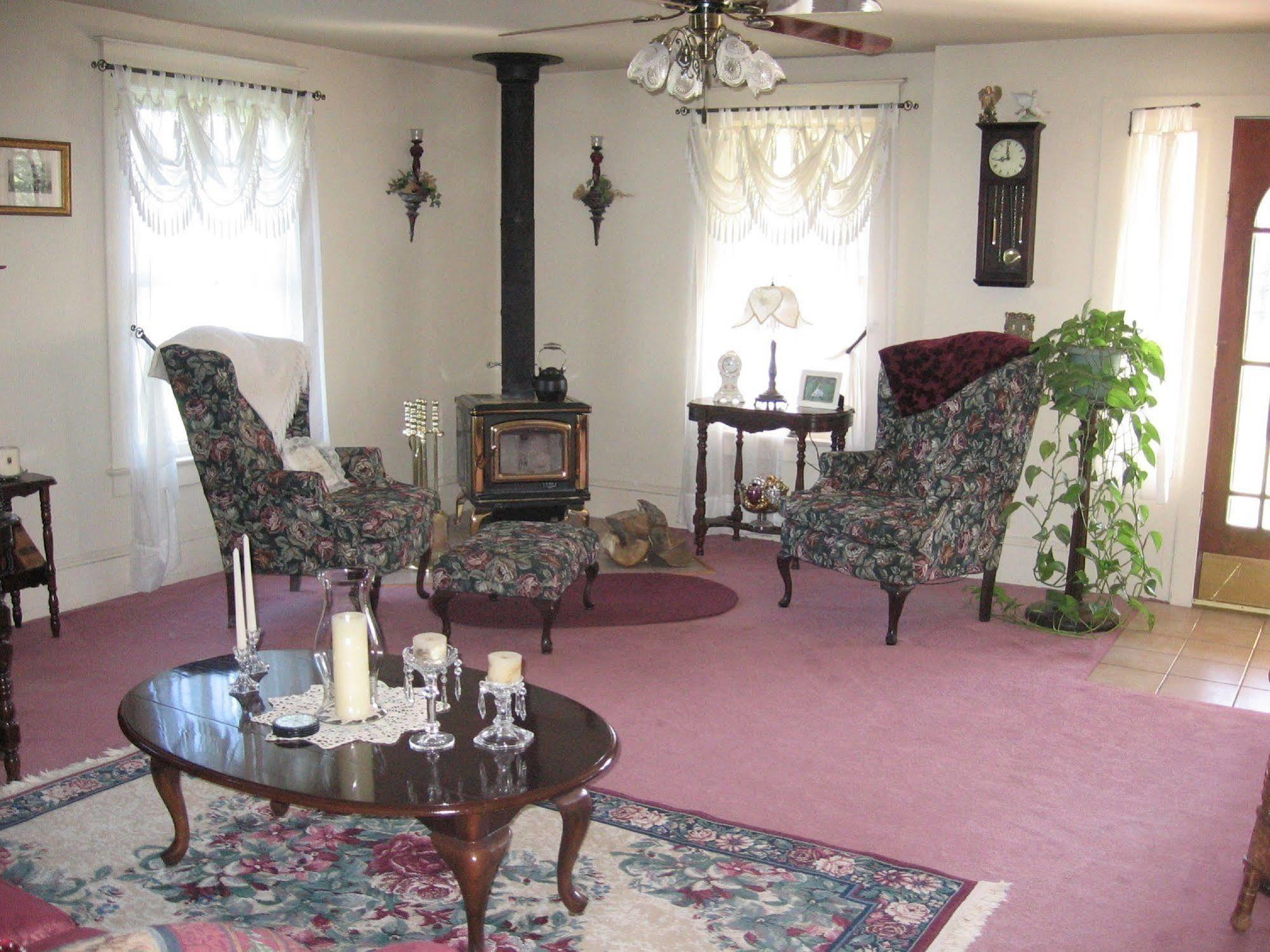 The Bella Ella Bed And Breakfast Canandaigua Extérieur photo